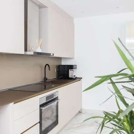 فيلة Atlantic Saphire *