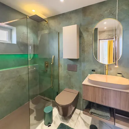 فيلة Atlantic Saphire *